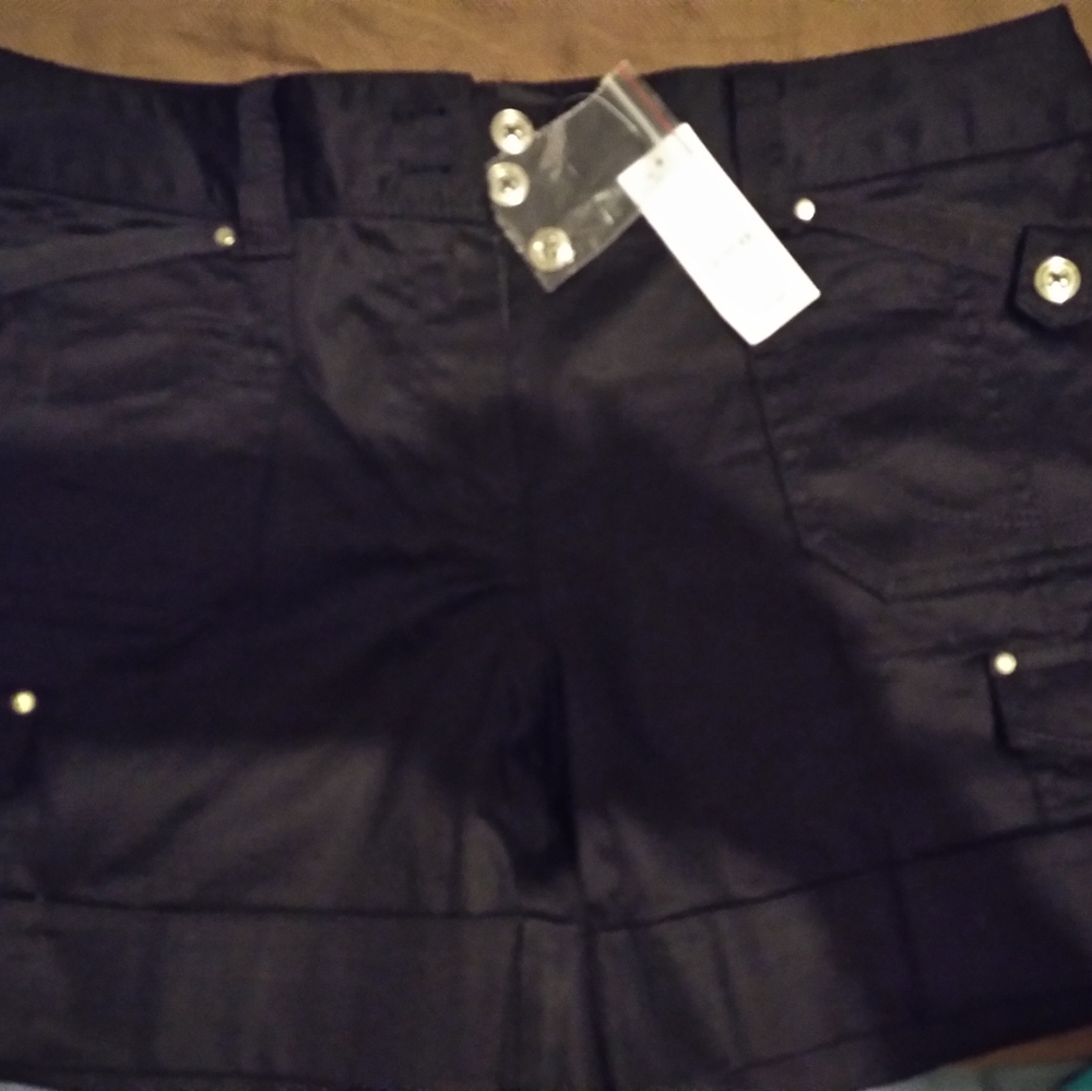 Shorts - Picture 5 of 5